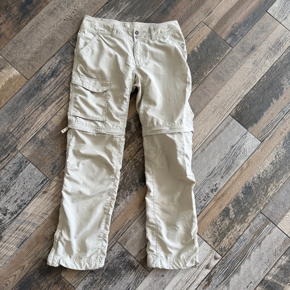 Columbia Pants - COLUMBIA Saturday trail pant convertible Cargo Pants shorts size 2 short Tan